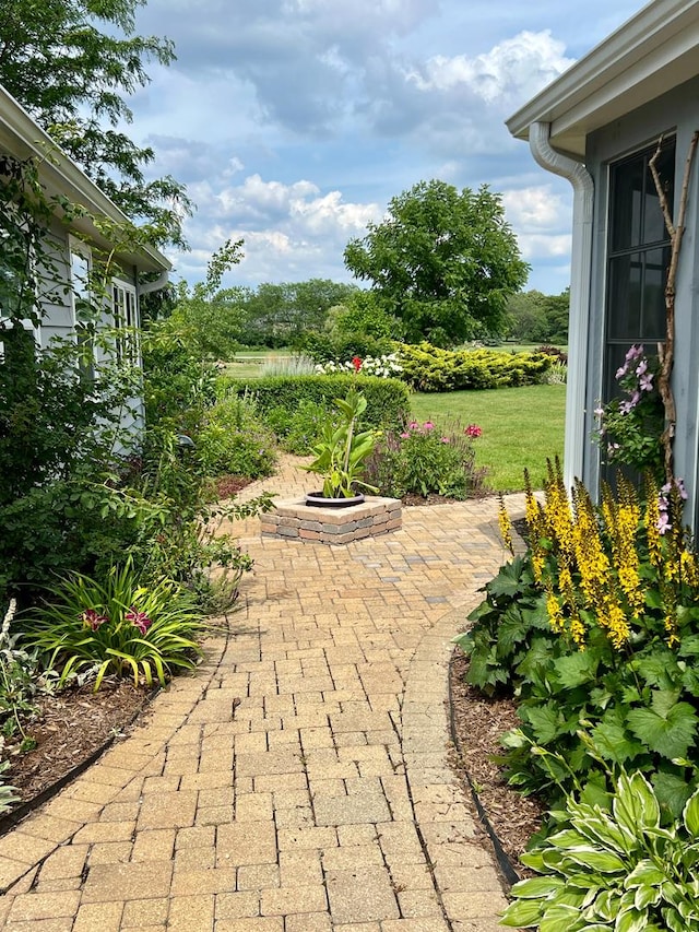 10603 Royal Porthcawl Dr, Naperville, IL 60564 - view of patio / terrace