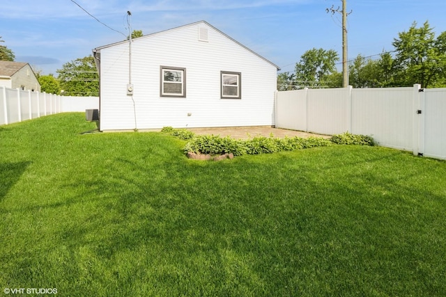 407 S York Rd, Bensenville, IL 60106 - rear view of property featuring a fenced backyard