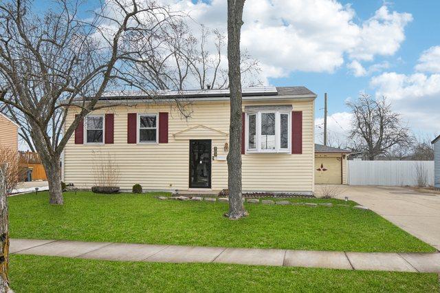 703 Sunset Cir, Streamwood, IL 60107 - photo 1