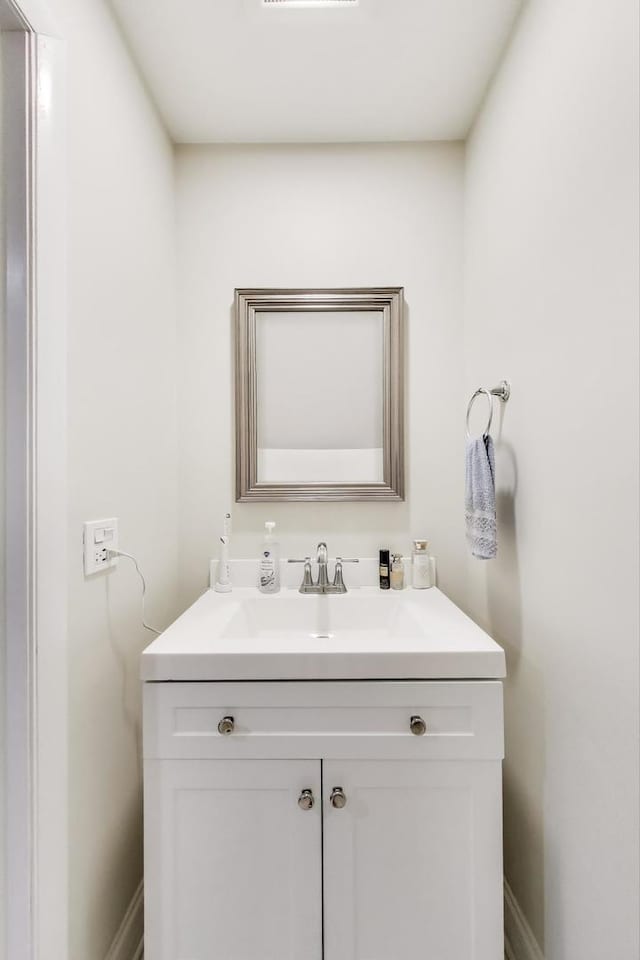 206 Country Ln, Des Plaines, IL 60016 - bathroom featuring vanity