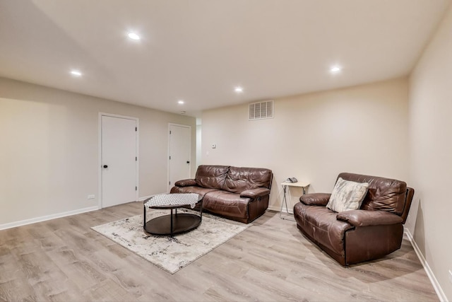206 Country Ln, Des Plaines, IL 60016 - living room with light wood-style flooring and recessed lighting