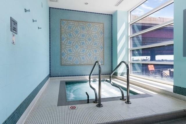 474 N Lake Shore Dr Unit 2801, Chicago, IL 60611 - view of pool