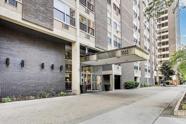 3033 N Sheridan Rd Unit 602, Chicago, IL 60657 - view of apartment building / complex