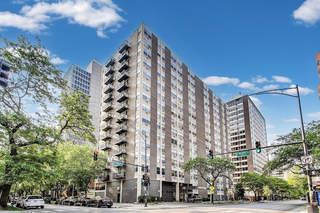 3033 N Sheridan Rd Unit 602, Chicago, IL 60657 - view of building exterior