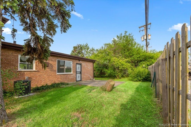 16211 Joyce Cir, South Holland, IL 60473 - view of yard with a patio area