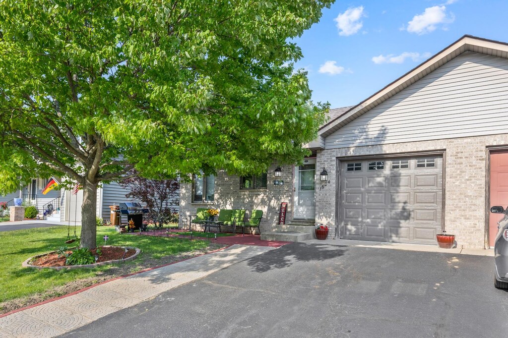 1604 Poplar Ln, Woodstock, IL 60098 - photo 1