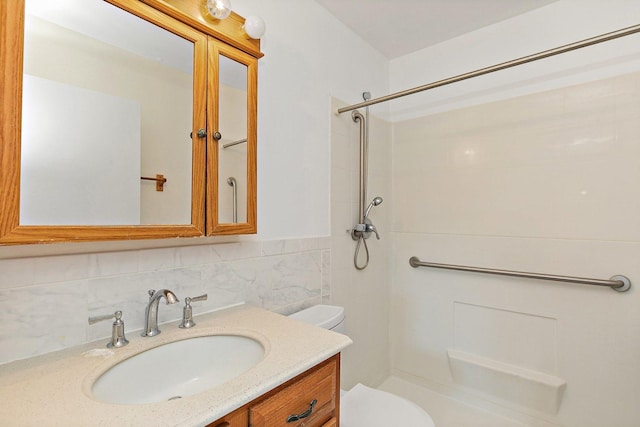 1011 Mark St, South Elgin, IL 60177 - full bath with a shower, vanity, and tile walls