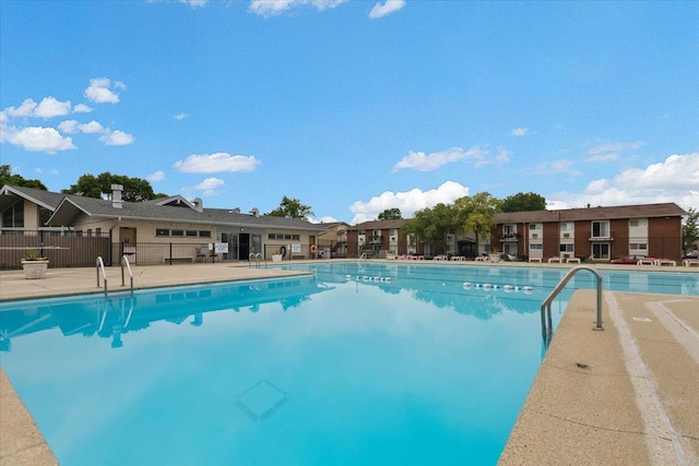 8916 Kenneth Dr Unit 1E, Des Plaines, IL 60016 - view of community pool