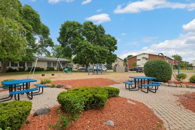 8916 Kenneth Dr Unit 1E, Des Plaines, IL 60016 - view of community play area
