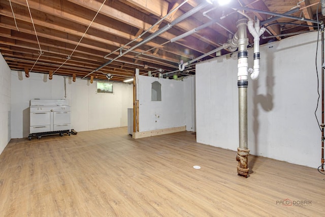 38W333 Oakwood Dr, Saint Charles, IL 60175 - unfinished basement with wood finished floors