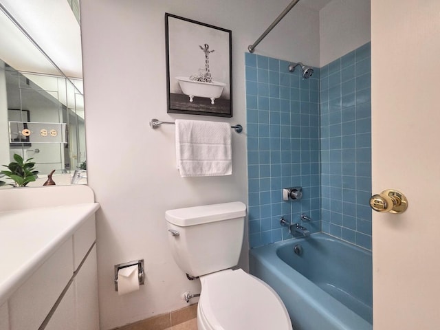 6833 N Kedzie Ave Unit 816, Chicago, IL 60645 - bathroom with vanity and washtub / shower combination