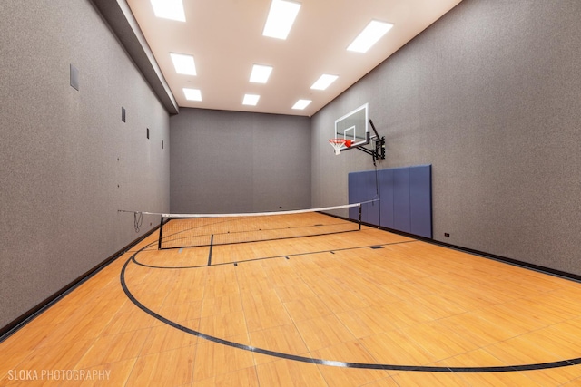 219 Lincoln Dr, Glencoe, IL 60022 - view of sport court featuring community basketball court
