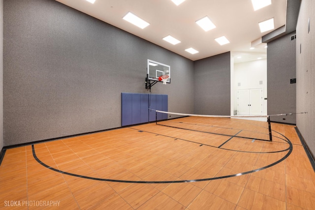219 Lincoln Dr, Glencoe, IL 60022 - view of sport court with community basketball court