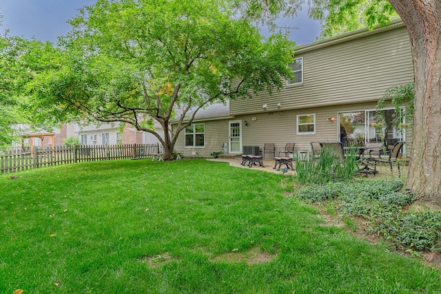 962 Thompson Blvd, Buffalo Grove, IL 60089 - rear view of house featuring a patio area