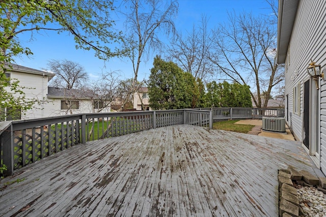 3 Lorraine Ave, Woodridge, IL 60517 - view of wooden terrace