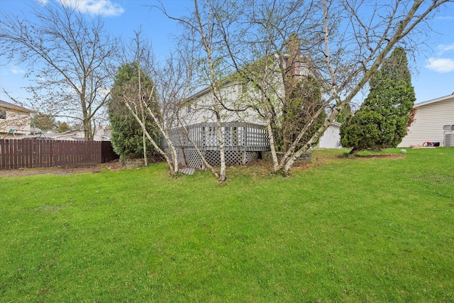 3 Lorraine Ave, Woodridge, IL 60517 - view of yard with a wooden deck