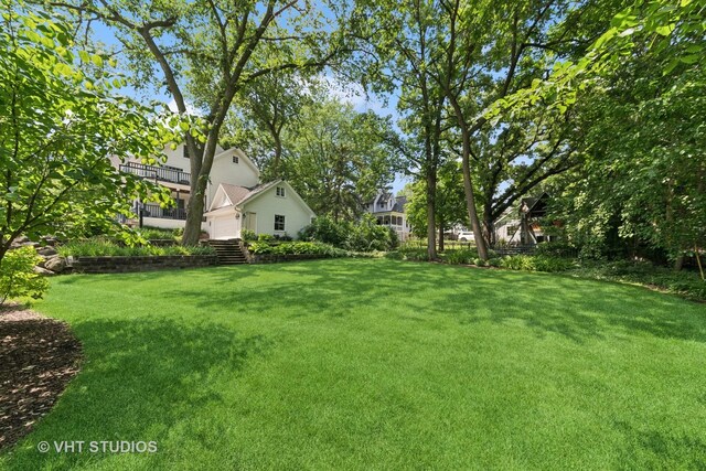 571 N Main St, Glen Ellyn, IL 60137 - view of green lawn