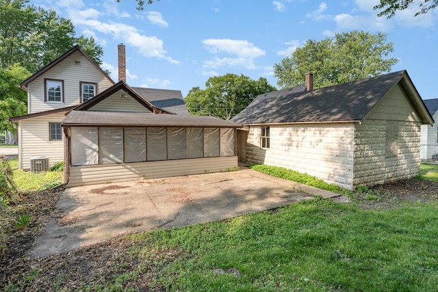 432 E Elm St, Sycamore, IL 60178 - view of garage