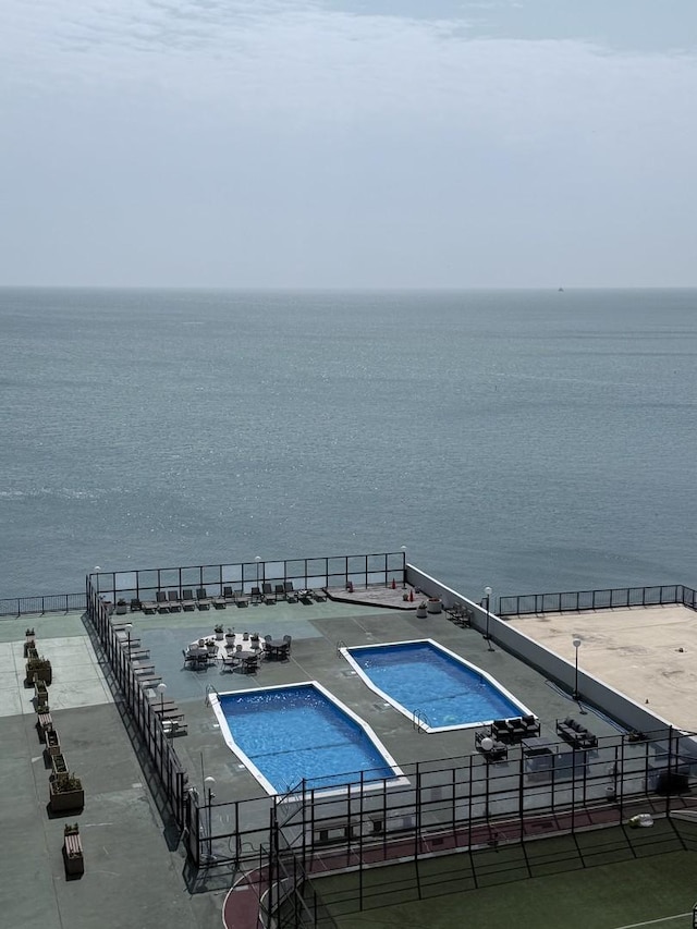 6033 N Sheridan Rd Unit 11L, Chicago, IL 60660 - community pool with a water view