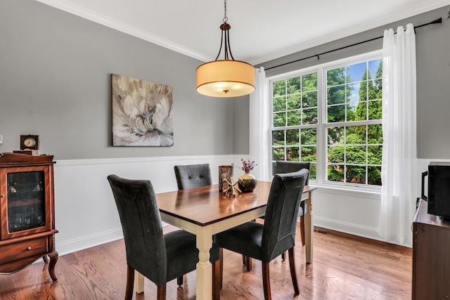 1312 Dorchester Dr, Mundelein, IL 60060 - dining area featuring ornamental molding and wood finished floors