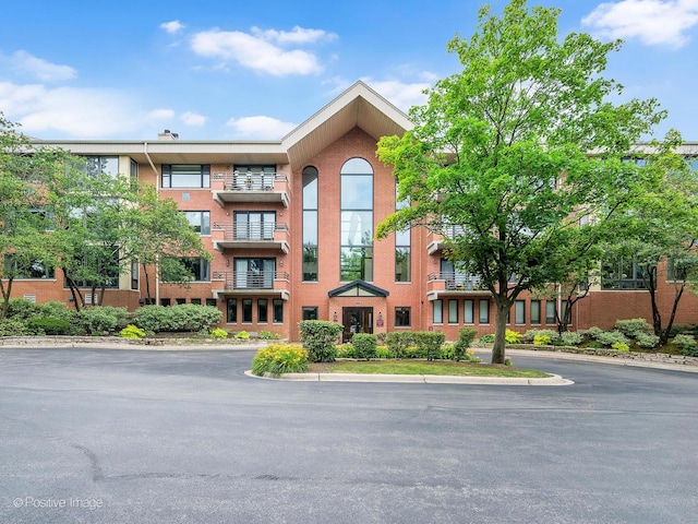 3525 Cass Ct Unit 513, Oak Brook, IL 60523 - photo 1