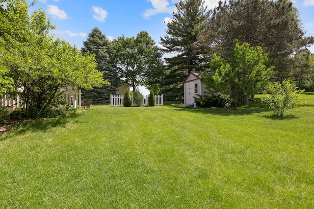 5555 Raspberry Trl, Rockford, IL 61114 - view of yard with a shed