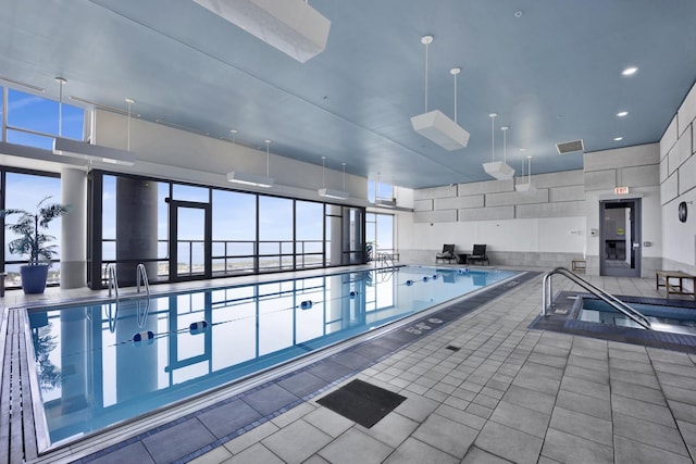 100 E 14th St Unit 2007, Chicago, IL 60605 - view of indoor pool