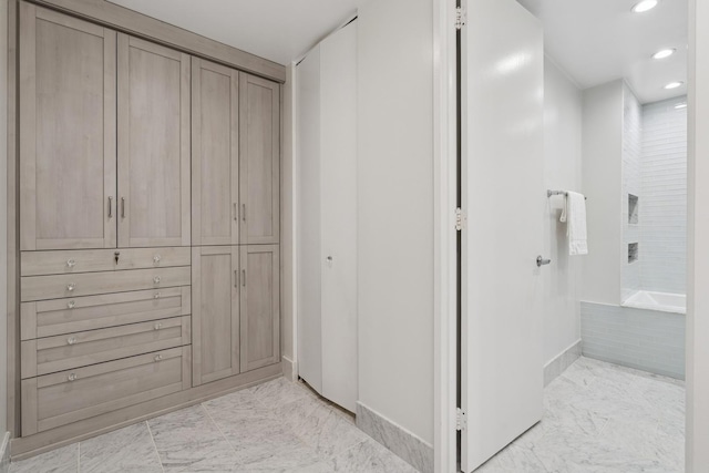 680 N Lake Shore Dr Unit 321, Chicago, IL 60611 - view of closet