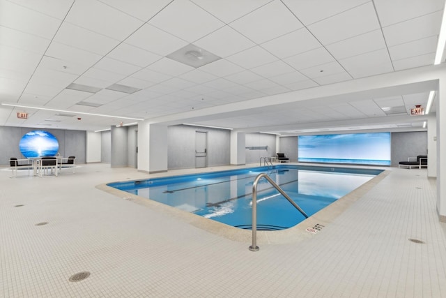 680 N Lake Shore Dr Unit 321, Chicago, IL 60611 - view of indoor community pool