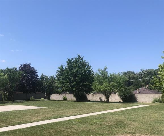5918 Park Ridge Rd, Loves Park, IL 61111 - view of green lawn