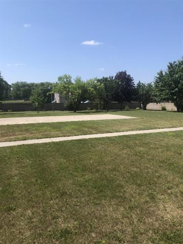 5918 Park Ridge Rd, Loves Park, IL 61111 - view of green lawn