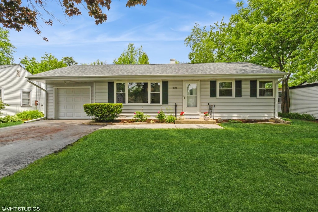 18180 W Valley Dr, Grayslake, IL 60030 - photo 1
