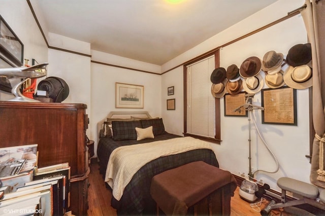 1328 W Nelson St, Chicago, IL 60657 - bedroom with wood finished floors