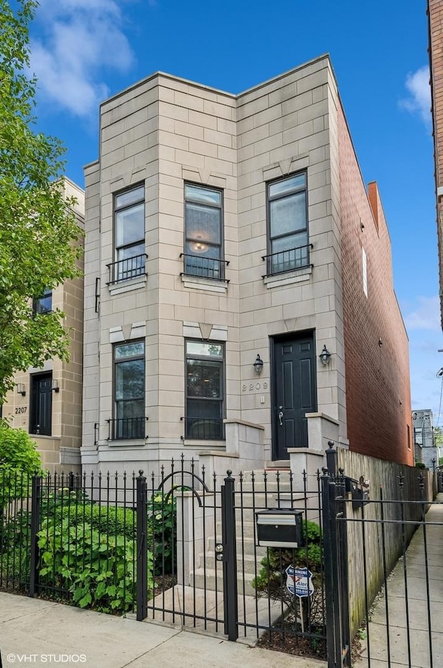 2209 W Erie St, Chicago, IL 60612 - photo 1
