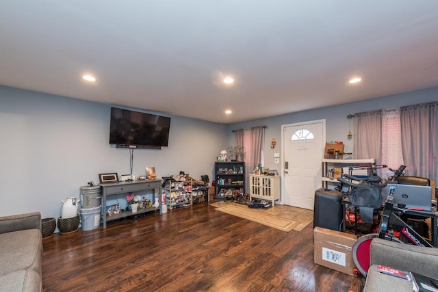 42478 N Lake Ave, Antioch, IL 60002 - living area with wood finished floors and recessed lighting