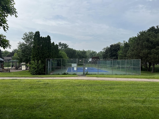 1318 Kingsbury Dr Unit 1, Hanover Park, IL 60133 - view of tennis court