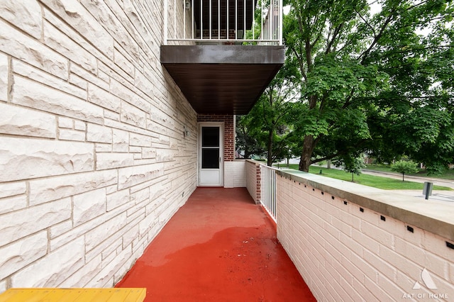 101 N Peartree Ln Unit 101, Arlington Heights, IL 60004 - view of side of property featuring a balcony