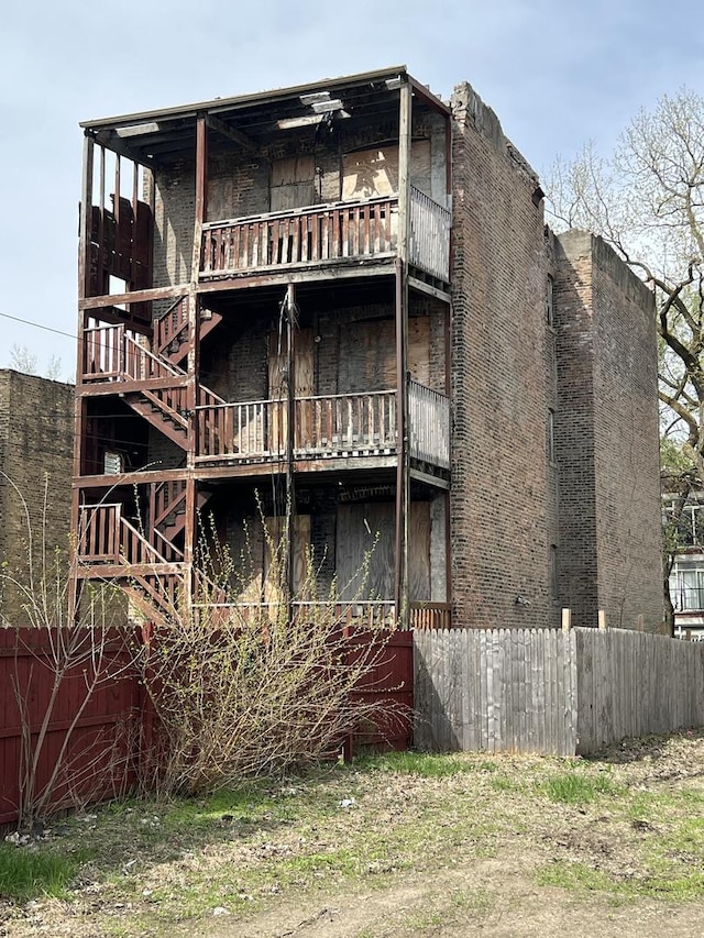 1505 S Spaulding Ave, Chicago, IL 60623 - back of property featuring stairway and a balcony