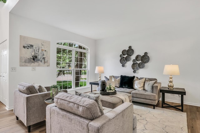 7612 Cascade Way, Gurnee, IL 60031 - living room featuring wood finished floors and baseboards