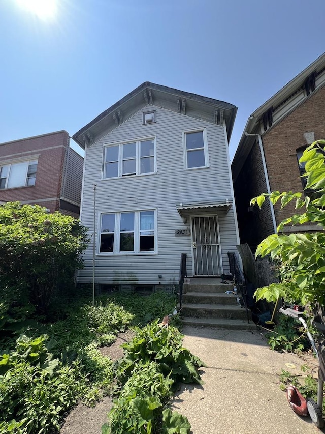 2431 W Taylor St, Chicago, IL 60612 - italianate-style house featuring entry steps