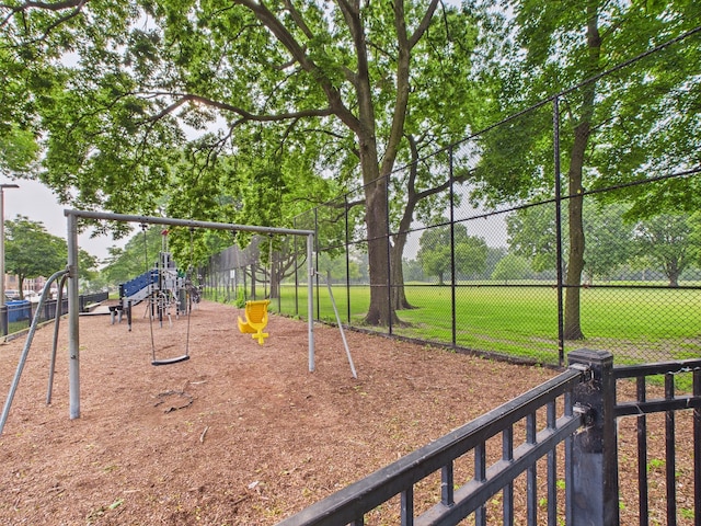 1729 E 67th St Unit 2E, Chicago, IL 60649 - view of community playground