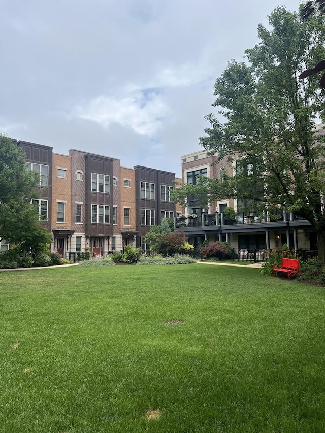 3457 N Whipple St, Chicago, IL 60618 - view of community with a yard