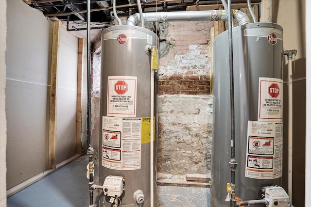4336 W Adams St, Chicago, IL 60624 - utility room with water heater