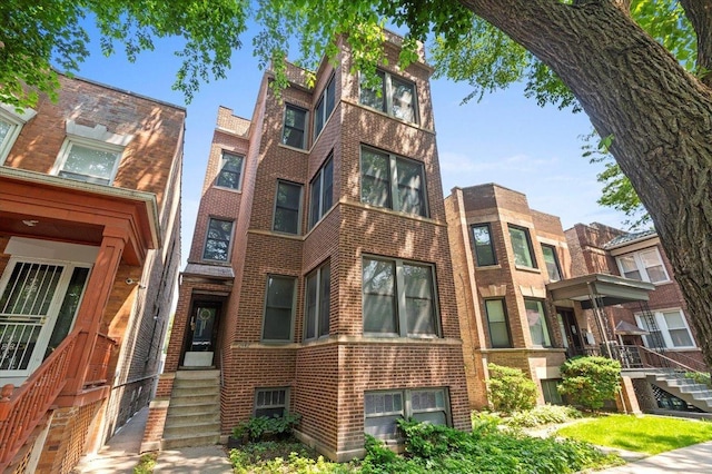 2442 W Wilson Ave, Chicago, IL 60625 - photo 2