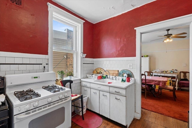 2442 W Wilson Ave, Chicago, IL 60625 - photo 24