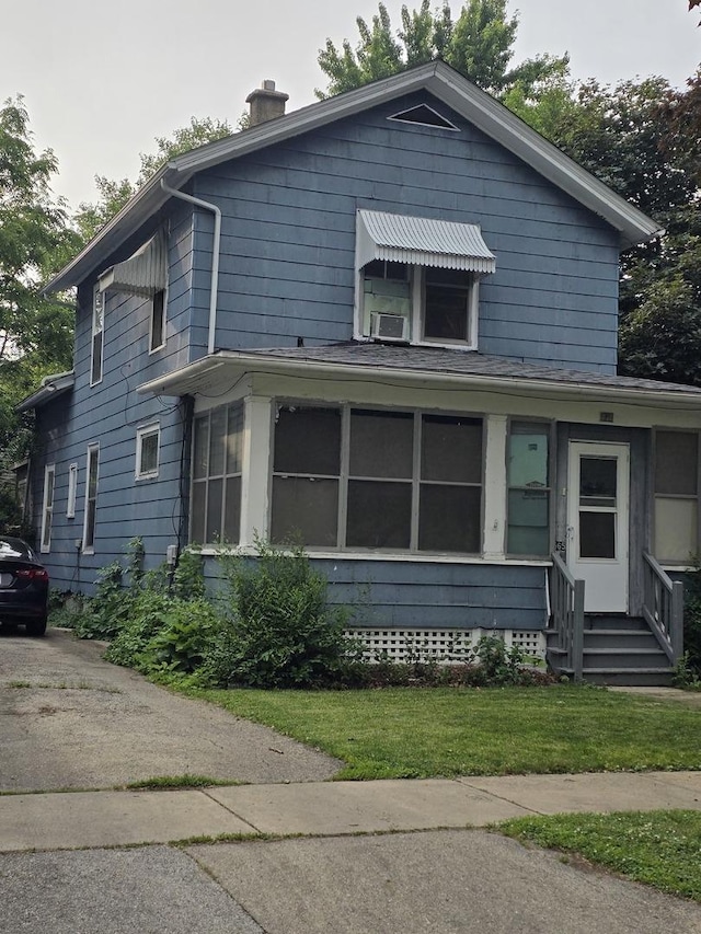 565 S Lasalle St, Aurora, IL 60505 - photo 2