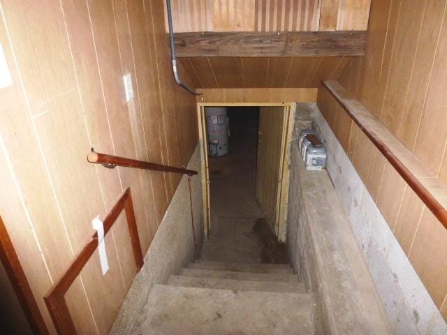503 N Linden St, Clinton, IL 61727 - staircase with wooden walls