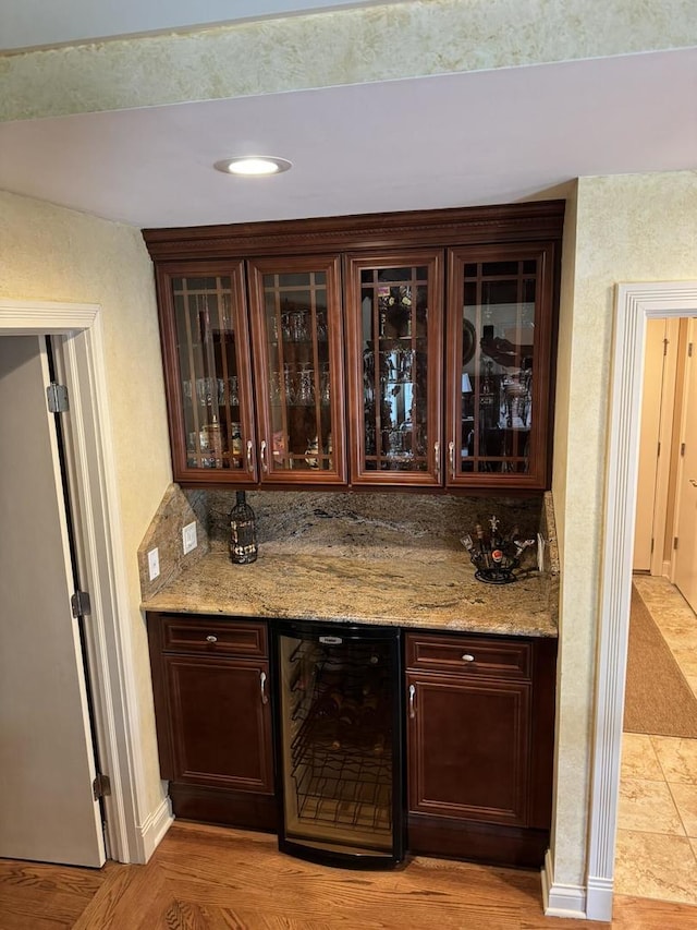 10652 Lexington Ct, Frankfort, IL 60423 - indoor dry bar with beverage cooler