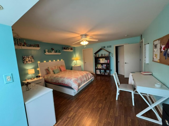 10652 Lexington Ct, Frankfort, IL 60423 - bedroom with wood finished floors and a ceiling fan