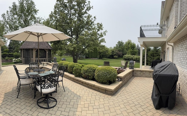 10652 Lexington Ct, Frankfort, IL 60423 - patio / terrace with a patio area, outdoor dining area, grilling area, and a lawn